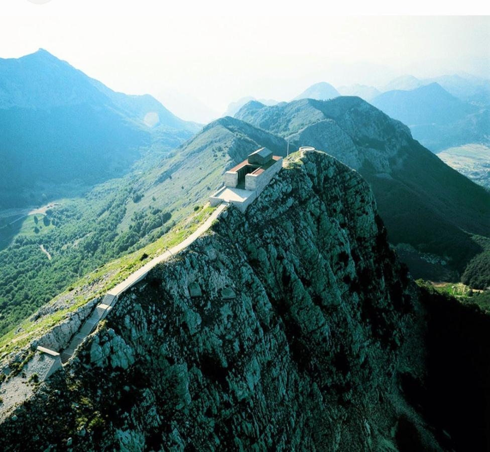 Lovcen4Me Cetinje Exterior foto